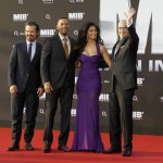 Brolin, Smith, Scherzinger, Sonnenfeld beim Gruppenfoto (Bildquelle: Sony Pictures)
