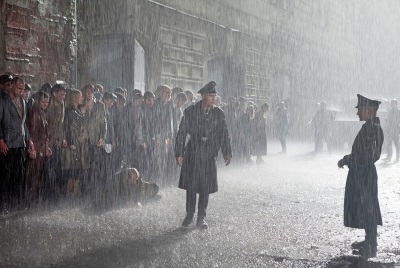 Immer wieder werden Einheimische grundlos ermordet (© Ascot Elite)