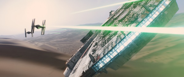 Der Millenium-Falke in "Star Wars: Das Erwachen der Macht" (© Walt Disney Studios Motion Picture Germany)