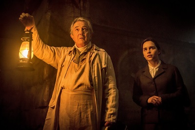 Es geschehen merkwürdige Dinge auf dem altehrwürdigen Anwesen (© Ascot Elite)