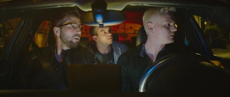 Tim, Dennis und Frederik auf der Suche nach Action (© Cangerfilms Filmverleih/Lost Tape , 2026)